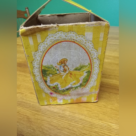 Avon Roses, Roses Cologne 4oz FULL Girl Jumping Rope with box - Picture 10 of 16